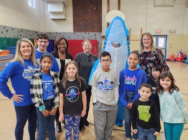   Image of Downes Elementary students with principal